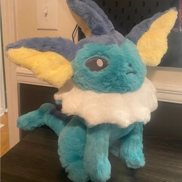 Fluffy Vaporeon plush - Picture 3 of 6